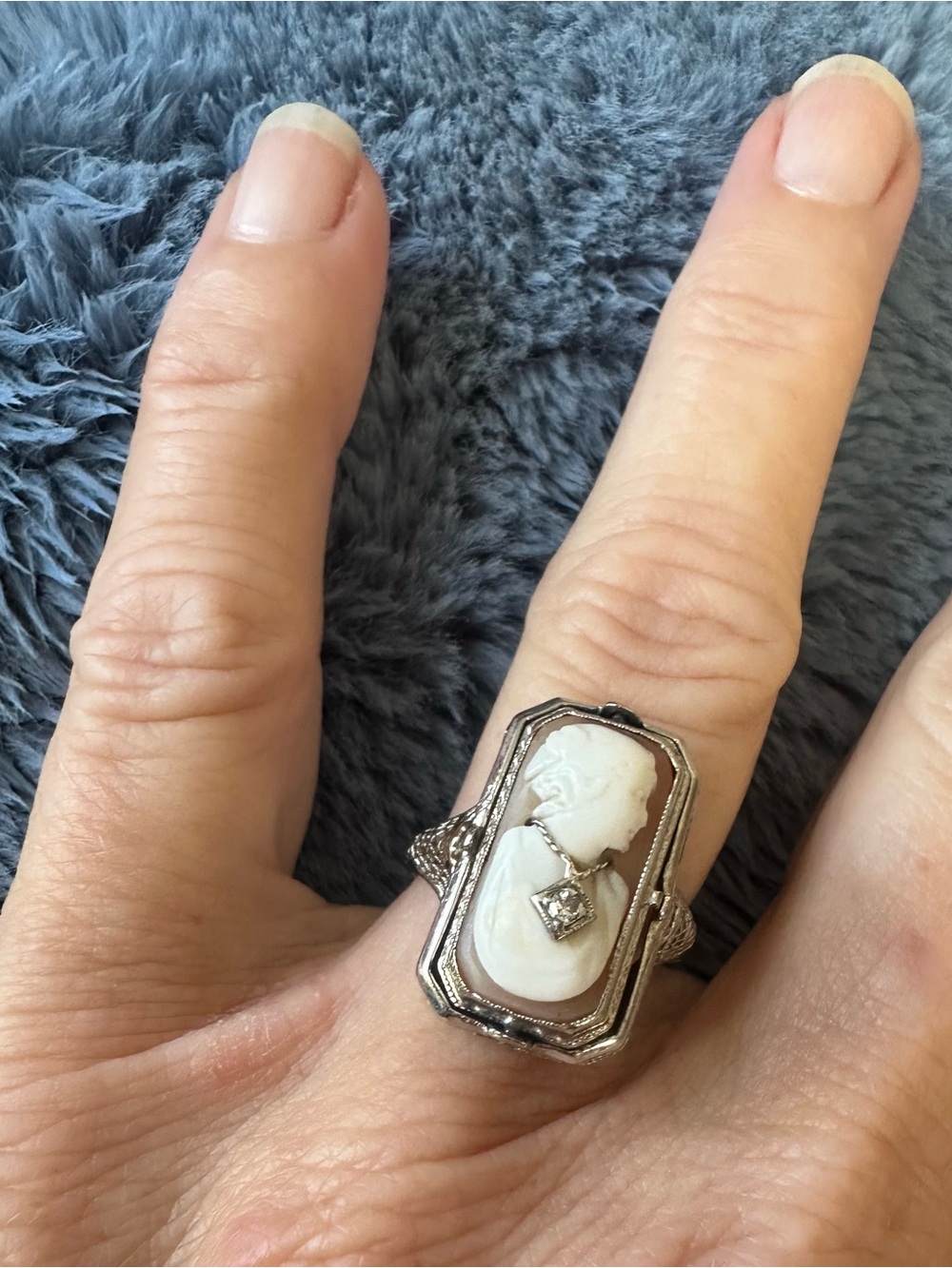 Vintage White Cameo Ring with Silver-Tone Frame